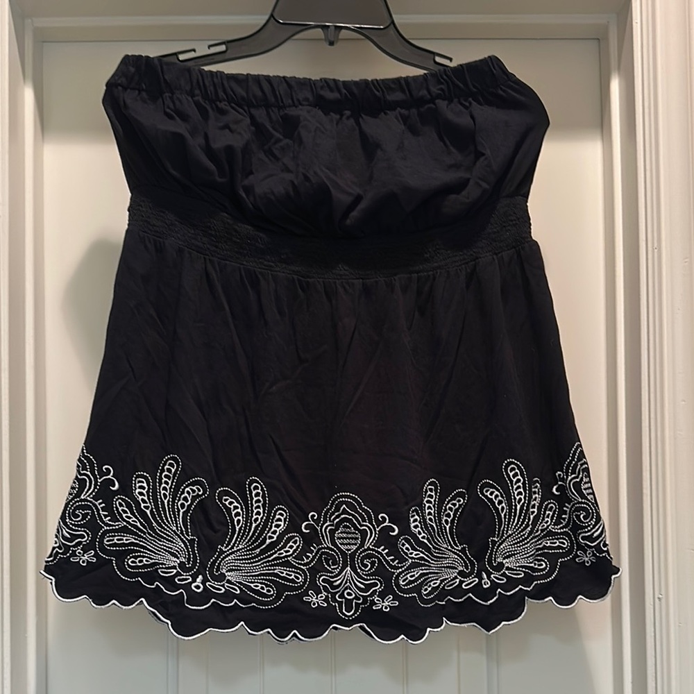 Black Strapless Top with White Embroidery Old Navy